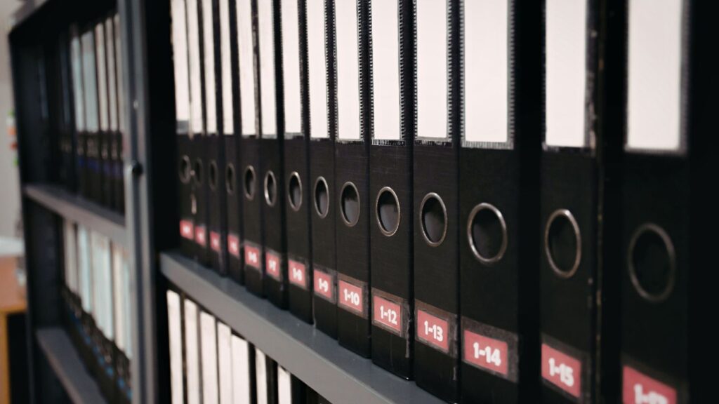 dokumenty fizyczne, segregatory